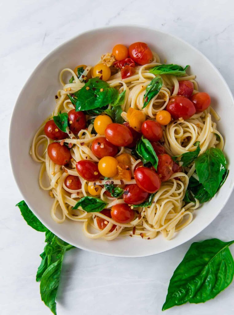 cherry tomato pasta with garlic and olive oil